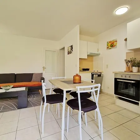 Votre Cocon Avec Baignoire Et Wifi A 15 Min A Pied Du Centre D'amiens Apartment